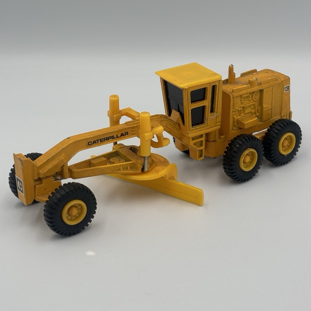Vintage Ertl Mighty‎ Movers Caterpillar Road Grader 6" Die-Cast Pre-owned